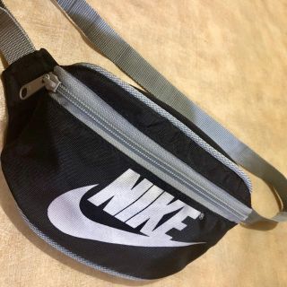 ナイキ(NIKE)の✴︎新品・未使用✴︎ NIKE ナイキ ボディバッグ ウエストポーチ (ボディバッグ/ウエストポーチ)