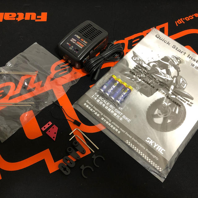 SKYRC SR5 1/4スケールRCオフロードバイク ブラシレス仕様 新品 SKYRC SR5 1/4スケールRCオフロードバイク ブラシレス仕様 新品