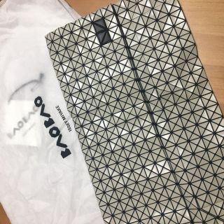 イッセイミヤケ(ISSEY MIYAKE)の入手困難 BAOBAO クラッチバッグ(クラッチバッグ)