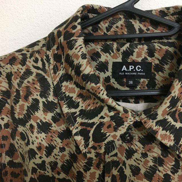 A.P.C(アーペーセー)のトレンド！A.P.C. レオパードコート ※再値下げしました レディースのジャケット/アウター(ロングコート)の商品写真