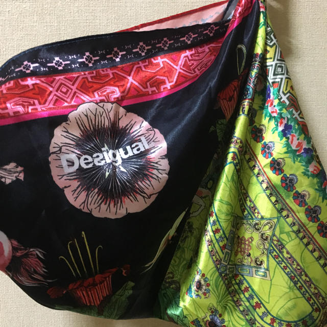 DESIGUAL(デシグアル)のELLE スカーフバッグ 雑誌 付録 レディースのファッション小物(バンダナ/スカーフ)の商品写真