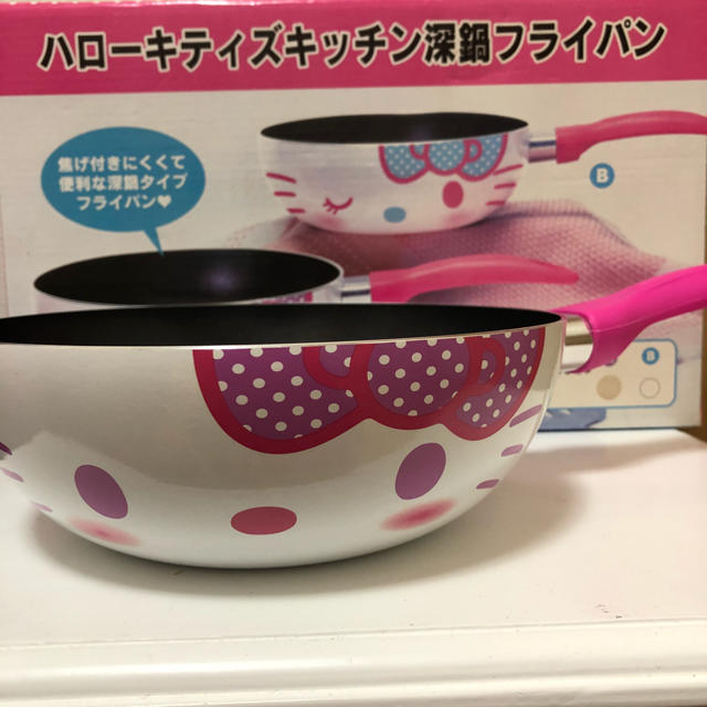 世界的に kny6693#105 ハローキティズ キッチン薄型フライパン