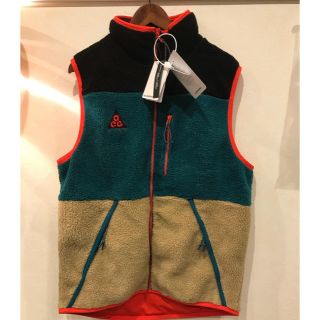 ナイキ(NIKE)のNIKE ACG ベスト Mサイズ(ベスト)