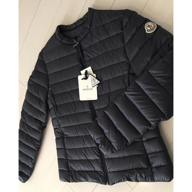 MONCLER(モンクレール)のモンクレール  MONCLER  2018新作 AMBRINE 14A レディースのジャケット/アウター(ダウンジャケット)の商品写真