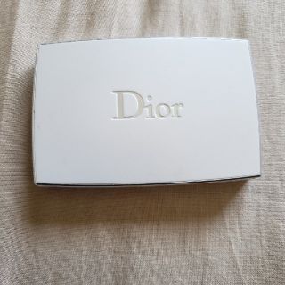 ディオール(Dior)のスノーホワイト　ピュア&パーフェクトファンデーションB20(ファンデーション)