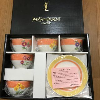 イヴサンローランボーテ(Yves Saint Laurent Beaute)の未使用☆イヴ・サンローラン カップ&ソーサー 5個セット(グラス/カップ)