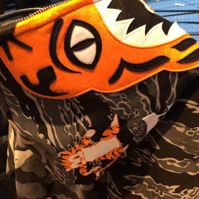 新品 XL Bape Undefeated Shark シャーク パーカー 新品 XL Bape Undefeated Shark シャーク パーカー