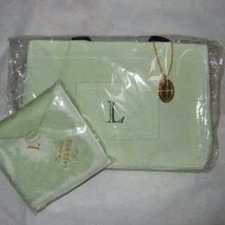 ラデュレ(LADUREE)の新品　ラデュレ　バッグとタオルハンカチセット(ハンドバッグ)