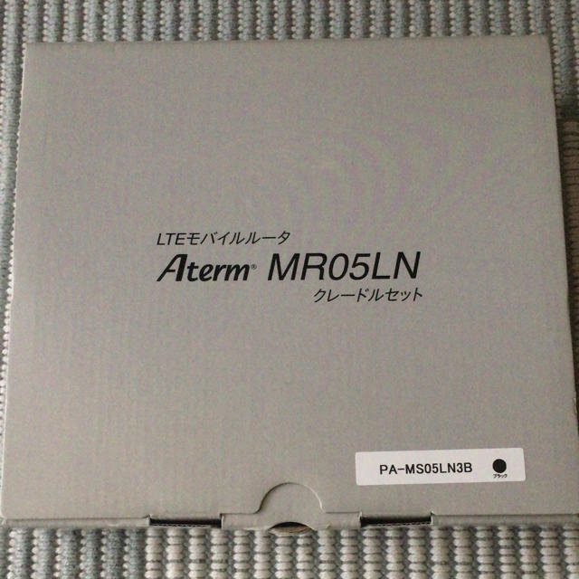 NEC(エヌイーシー)のaterm mr05ln クレードルセット スマホ/家電/カメラのスマートフォン/携帯電話(その他)の商品写真