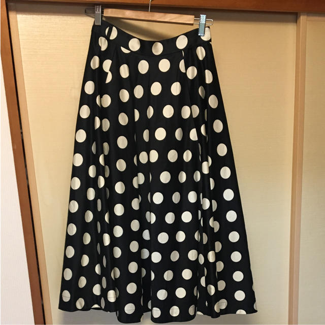 Dot&Stripes CHILDWOMAN(ドットアンドストライプスチャイルドウーマン)のサテンドットサーキューラースカート レディースのスカート(ロングスカート)の商品写真