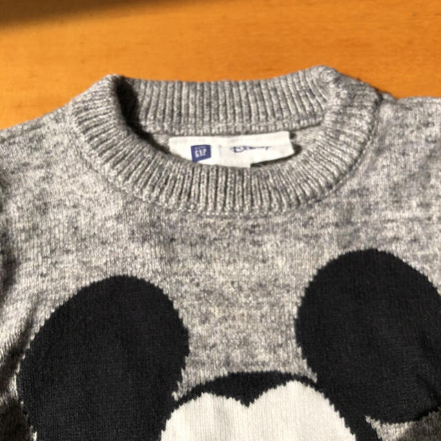 GAP(ギャップ)のGAP  ✖️ Disney コラボ ニット  12〜18M キッズ/ベビー/マタニティのベビー服(~85cm)(ニット/セーター)の商品写真