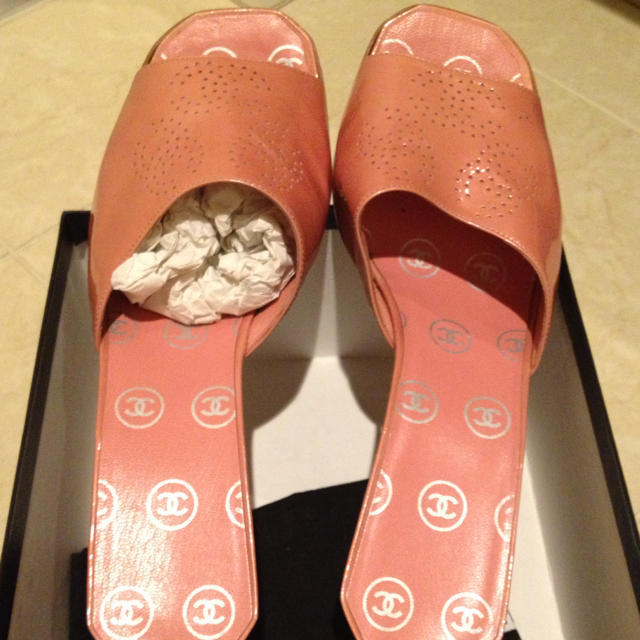 CHANEL by mari's closet |シャネルならラクマ - CHANELミュール 値下げ!
の通販 超激安人気
