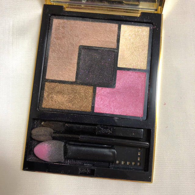 Yves Saint Laurent Beaute(イヴサンローランボーテ)のYSL アイシャドー コスメ/美容のベースメイク/化粧品(アイシャドウ)の商品写真