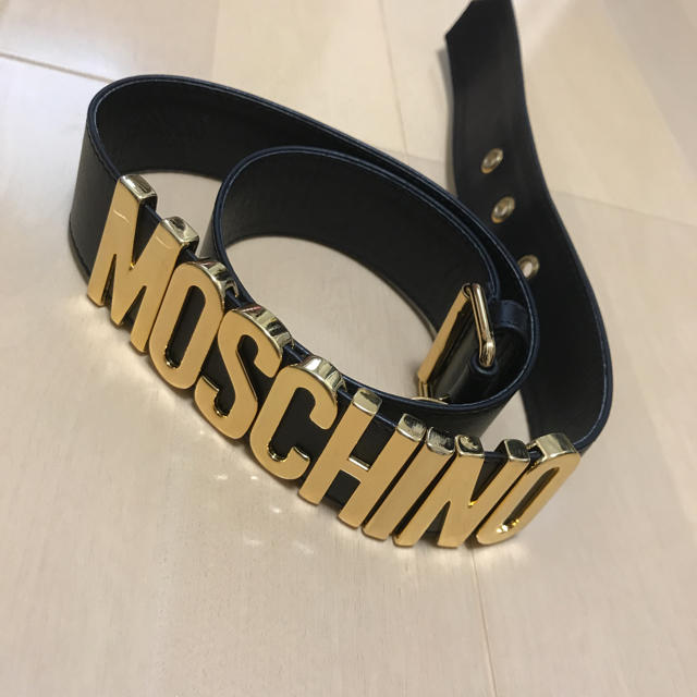 moschino ロゴベルト