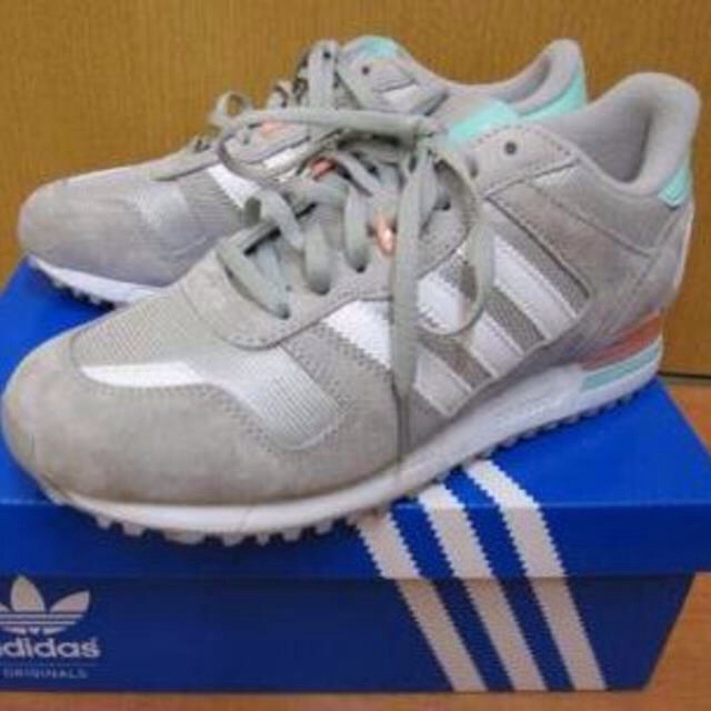 レア！adidas×AEコラボスニーカー