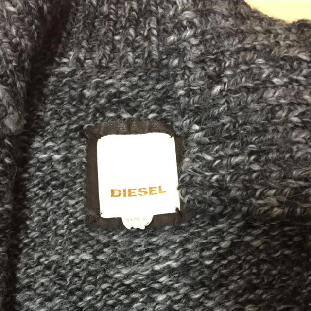 DIESEL(ディーゼル)のdieselレザーパッチ メンズのトップス(カーディガン)の商品写真