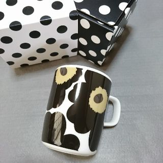 マリメッコ(marimekko)の【ゆり様。専用】marimekko マグカップ (箱付き)(グラス/カップ)