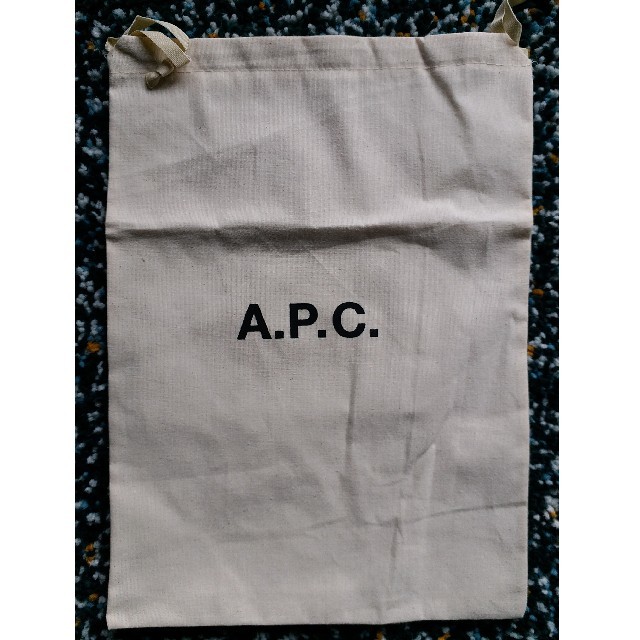 A.P.C(アーペーセー)のA.P.C 巾着 保管袋 レディースのバッグ(ショップ袋)の商品写真