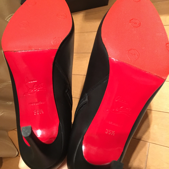 Christian Louboutin(クリスチャンルブタン)の期間限定値下げ中！クリスチャン ルブタン ブーツ 35.5  レディースの靴/シューズ(ブーツ)の商品写真