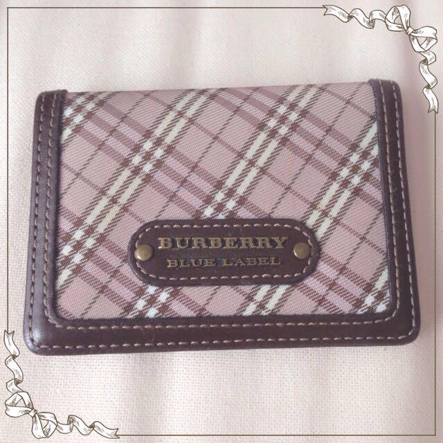 BURBERRY(バーバリー)のブルレ♡ピンクベージュパスケース♡美品 レディースのファッション小物(名刺入れ/定期入れ)の商品写真