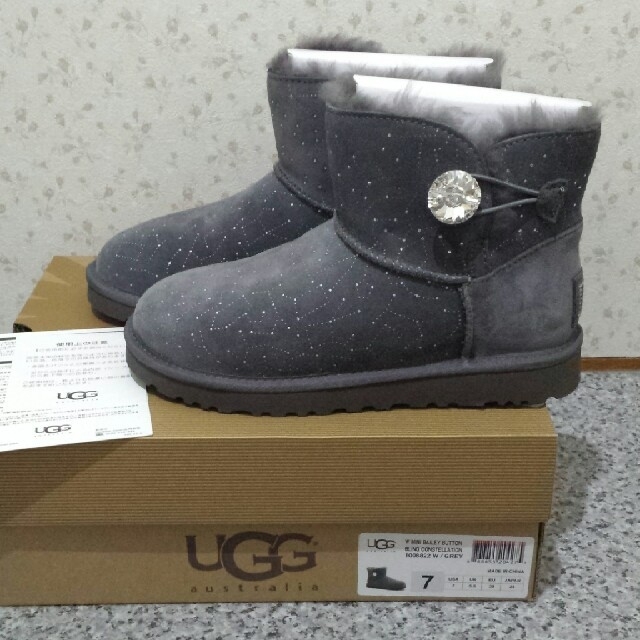 あぴごんさま直営店購入UGG スワロフスキー　ミニベイリーボタン　新品未使用レディース