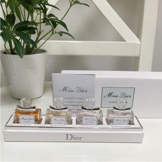 ディオール(Dior)の★ Dior ★  ミニボトルセット5mL 【新品】(香水(女性用))