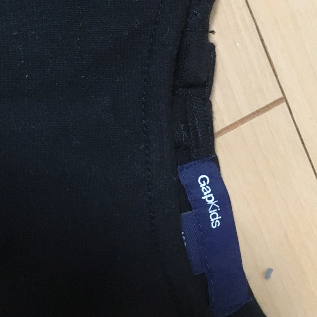 GAP(ギャップ)のGAP 黒ワンピーススカート140 キッズ/ベビー/マタニティのキッズ服女の子用(90cm~)(スカート)の商品写真
