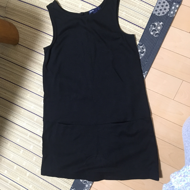 GAP(ギャップ)のGAP 黒ワンピーススカート140 キッズ/ベビー/マタニティのキッズ服女の子用(90cm~)(スカート)の商品写真