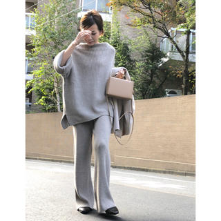 アパルトモンドゥーズィエムクラス(L'Appartement DEUXIEME CLASSE)の【新品・タグ付】アパルトモン KNIT PANTS ニットパンツ ベージュ 34(カジュアルパンツ)