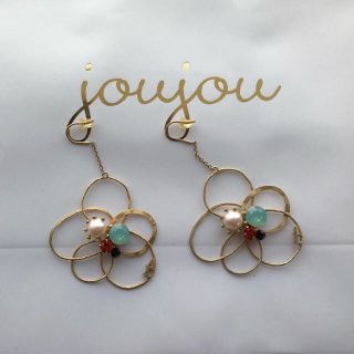 ジュジュ(joujou)の【値下げ】joujou  ジュジュ  フラワービジューピアス(ピアス)