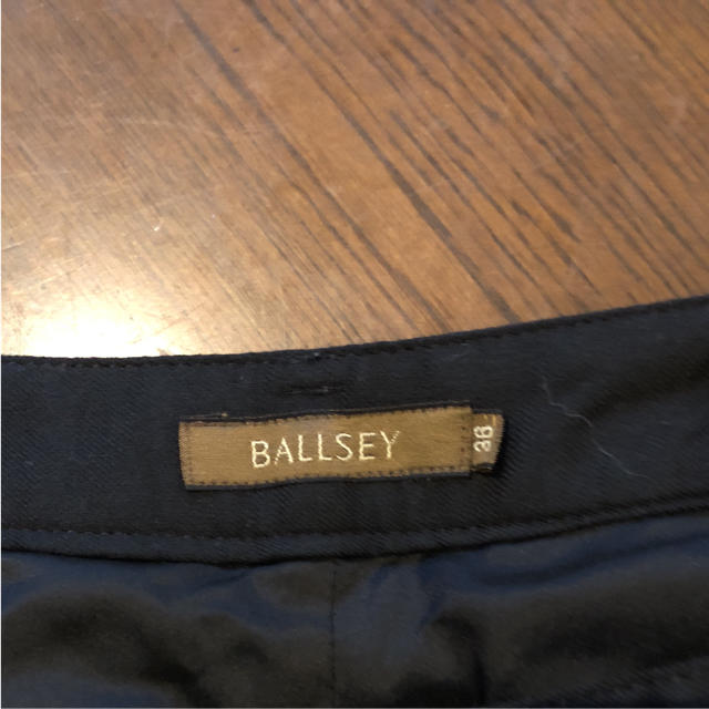 Ballsey(ボールジィ)のトゥモローランド 黒パンツ レディースのパンツ(クロップドパンツ)の商品写真