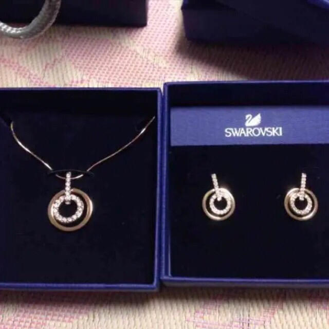 SWAROVSKI ネックレス&ピアス