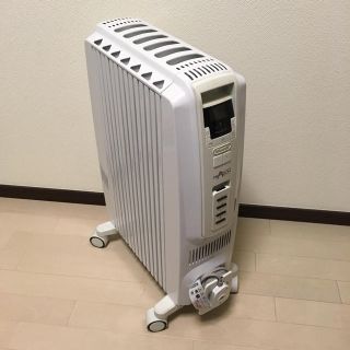 デロンギ(DeLonghi)のデロンギ オイルヒーター TDD0712W(オイルヒーター)