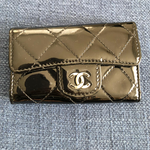 CHANEL(シャネル)の星くんさま専用 シャネル エナメルキーケース レディースのファッション小物(キーケース)の商品写真