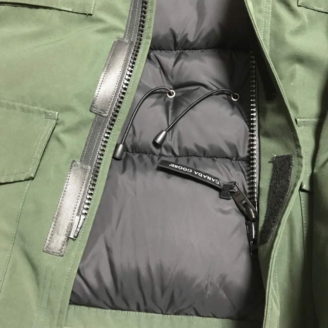 CANADA GOOSE(カナダグース)のカムループス 別注カラー カナダグース メンズのジャケット/アウター(ダウンジャケット)の商品写真