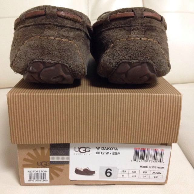 UGG(アグ)のUGG♡ダコタ 23.0 美品 レディースの靴/シューズ(ローファー/革靴)の商品写真