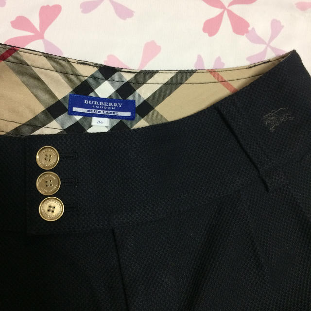 BURBERRY BLUE LABEL(バーバリーブルーレーベル)のバーバリーブルーレーベル ショートパンツ ハーフ 黒 39 レディースのパンツ(ショートパンツ)の商品写真