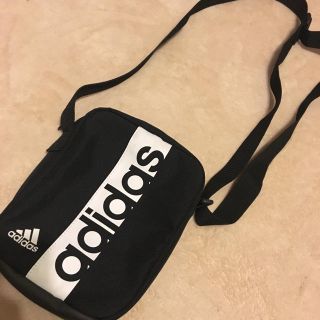 アディダス(adidas)のアディダス ショルダーバッグ(ショルダーバッグ)