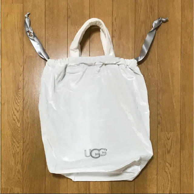 UGG(アグ)のugg シューズバッグ 巾着 未使用 キッズ/ベビー/マタニティのこども用バッグ(シューズバッグ)の商品写真