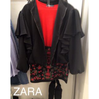 ザラ(ZARA)のZARA フリル付きショートブルゾン ジャケット アウター(ブルゾン)