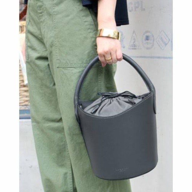 IENA(イエナ)のPELLETTERIA VENETA バケツガタ BAG


 レディースのバッグ(ショルダーバッグ)の商品写真