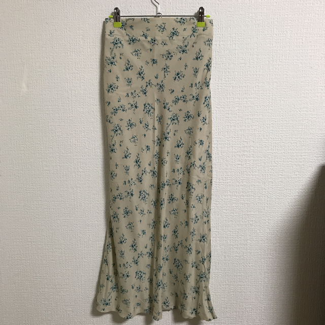 dholic(ディーホリック)のshop ponpon 花柄スカート 新品未使用 レディースのスカート(ロングスカート)の商品写真