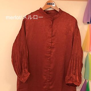 メルロー(merlot)の専用です！！＊merlot/メルロー ＊新品 サテン袖プリーツワンピース(ロングワンピース/マキシワンピース)