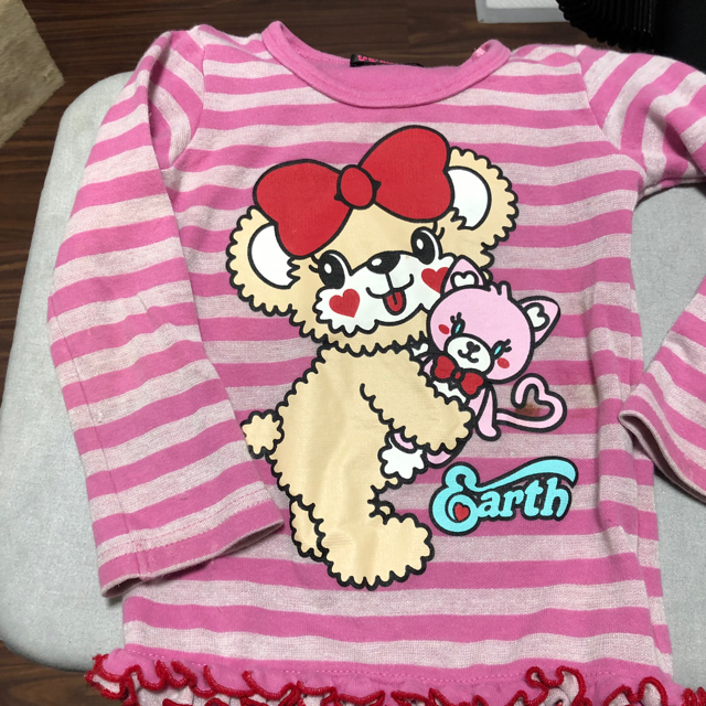 EARTHMAGIC(アースマジック)のアースマジック ロンT キッズ/ベビー/マタニティのキッズ服女の子用(90cm~)(Tシャツ/カットソー)の商品写真