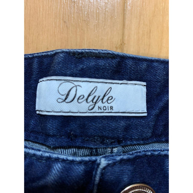 Delyle NOIR(デイライルノアール)のディライルノワール ダメージジーンズ レディースのパンツ(デニム/ジーンズ)の商品写真