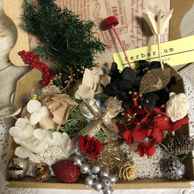 ハーバリウム花材  クリスマスアソートセット ハンドメイドのフラワー/ガーデン(プリザーブドフラワー)の商品写真