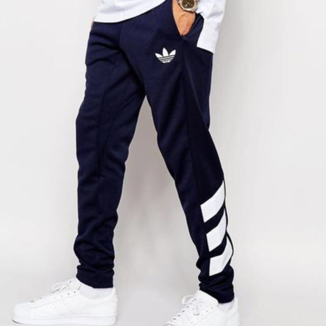 adidas トラックパンツ スキニー adidas トラックパンツ スキニー
