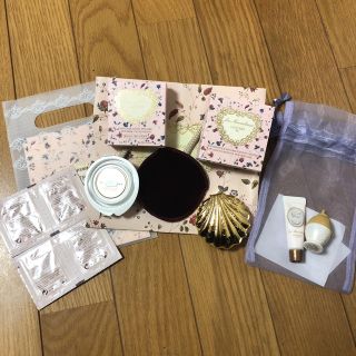 ラデュレ(LADUREE)のラデュレ 貝殻コンパクトケース ファンデーション アメニティ付き(ファンデーション)