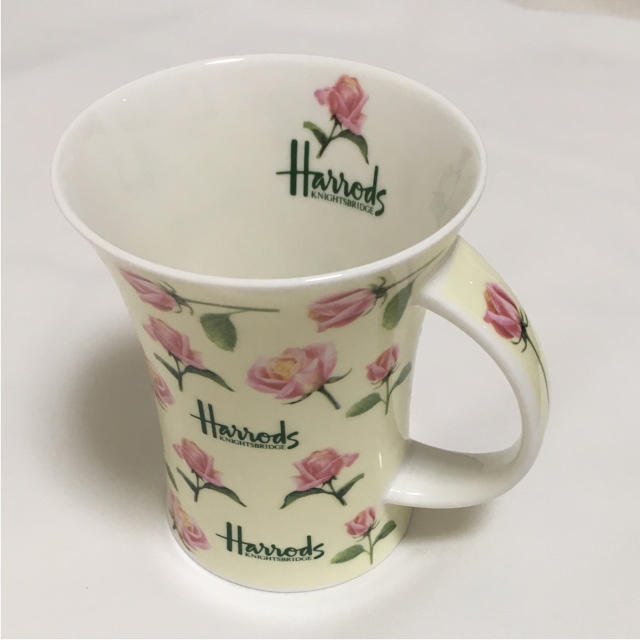 Harrods(ハロッズ)のハロッズ マグカップ 薔薇 ローズ柄 インテリア/住まい/日用品のキッチン/食器(グラス/カップ)の商品写真