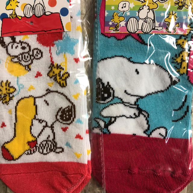 SNOOPY(スヌーピー)の【アユミ様専用】スヌーピー 靴下  2足組なら今だけ321円‼︎ キッズ/ベビー/マタニティのこども用ファッション小物(靴下/タイツ)の商品写真